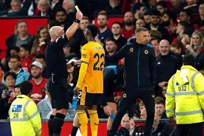 Jon Moss apologizes to Wolves' Gary O'Neil for denied penalty in Manchester United clash
